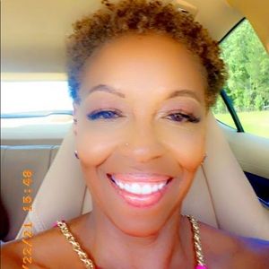 Meet your Posher, Rhonda